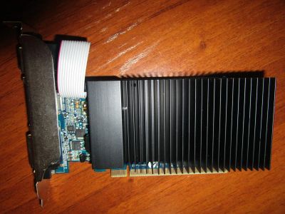 Лот: 11238601. Фото: 1. Видеокарта Inno3D GeForce GT 210... Видеокарты