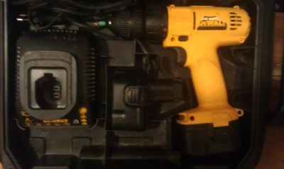 Лот: 5325242. Фото: 1. Аккумуляторная дрель-шуруповерт... Электроинструмент