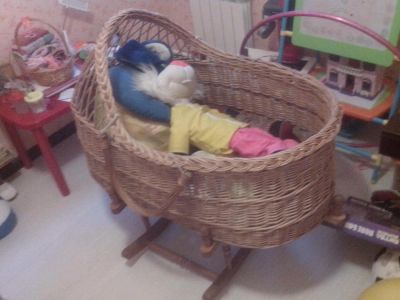 Лот: 4988596. Фото: 1. люлька-качалка из ротанга. Детские кровати и кроватки