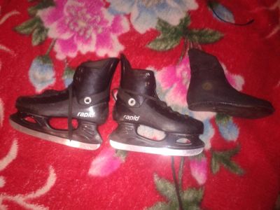 Лот: 4771127. Фото: 1. Коньки мужские 41-42. Коньки