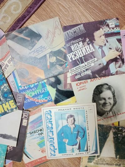 Лот: 25884942. Фото: 1. Виниловые пластинки маленькие. Аудиозаписи