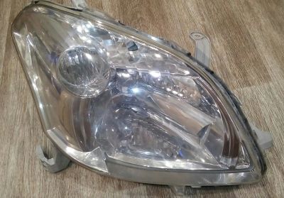 Лот: 12460816. Фото: 1. Фара правая Toyota Raum. Оптика и освещение