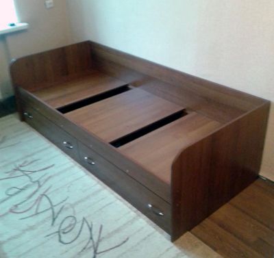 Лот: 4410050. Фото: 1. Кровать односпальная, с ящиками. Кровати