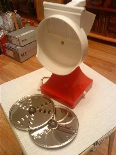 Лот: 1519660. Фото: 1. шинковка механическая. 6 насадок. Другое (посуда, кухонная утварь)