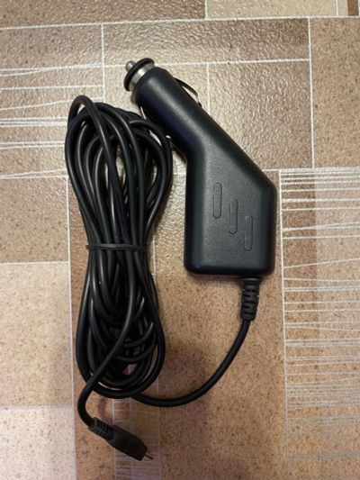 Лот: 25884776. Фото: 1. Автомобильный адаптер на microUSB. Зарядные устройства, блоки питания, адаптеры сетевые для смартфонов