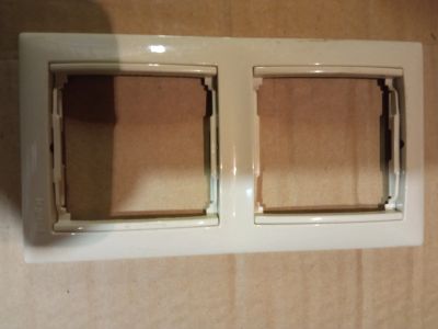 Лот: 25898595. Фото: 1. Рамка двойная Легранд Валена. Электроустановочные изделия