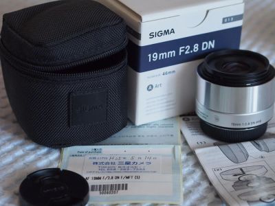 Лот: 4552452. Фото: 1. Sigma AF 19mm f/2.8 DN Micro Four... Объективы