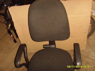 Лот: 8490048. Фото: 1. Офисный или компьютерный стул. Стулья и кресла офисные