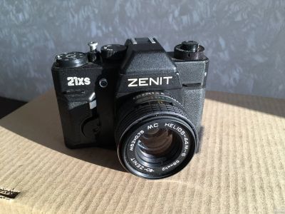 Лот: 15213572. Фото: 1. Зенит 21XS с объективом. Плёночные зеркальные