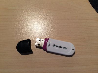 Лот: 5910657. Фото: 1. Флешка Transcend 16GB. USB-флеш карты