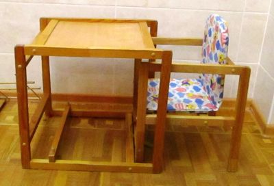 Лот: 10716858. Фото: 1. Детский столик со стульчиком. Столики, стулья, парты