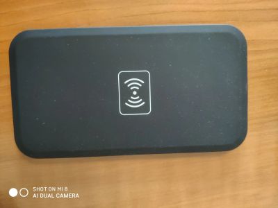 Лот: 15945746. Фото: 1. Беспроводная зарядка. Зарядные устройства, блоки питания, адаптеры сетевые для смартфонов