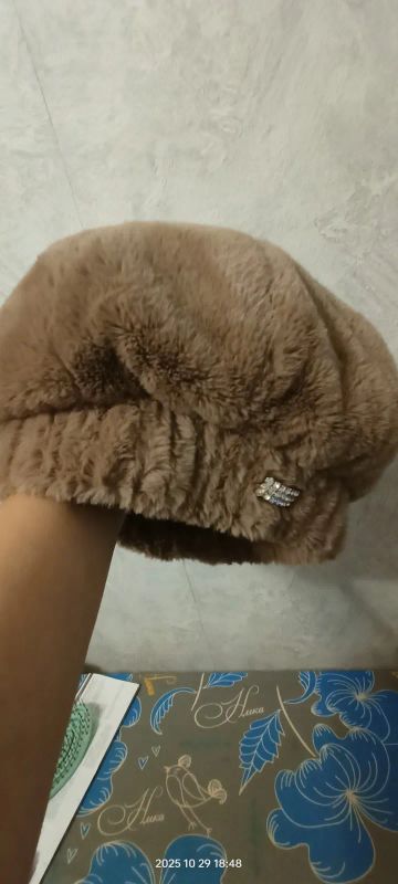 Лот: 25896243. Фото: 1. Шапка новая зимняя. Головные уборы