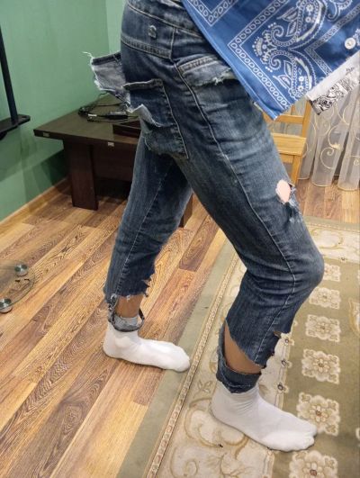 Лот: 21378809. Фото: 1. джинсы дизайнерские лимитированные. Брюки, джинсы, шорты