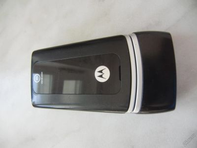 Лот: 5679032. Фото: 1. Motorola W375 + Зарядка (оригинал... Кнопочные мобильные телефоны