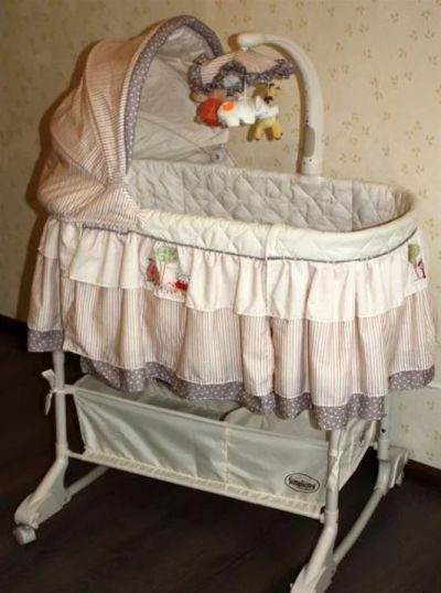 Лот: 8321108. Фото: 1. Колыбель Simplisity. Детские кровати и кроватки