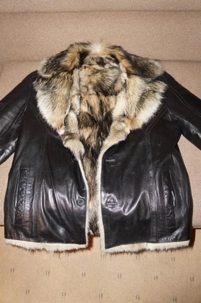 Лот: 3678556. Фото: 1. Дубленка р.46-48 с мехом волка. Верхняя одежда