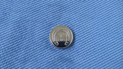 Лот: 11503507. Фото: 1. Подкова вниз, монета Латвии. Европа