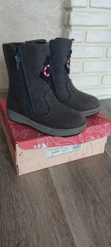 Лот: 18109586. Фото: 1. Валенки детские. Валенки, угги, унты