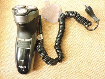 Лот: 14753291. Фото: 1. электро бритва Philips. Укладка и стрижка волос, бритьё, эпиляция