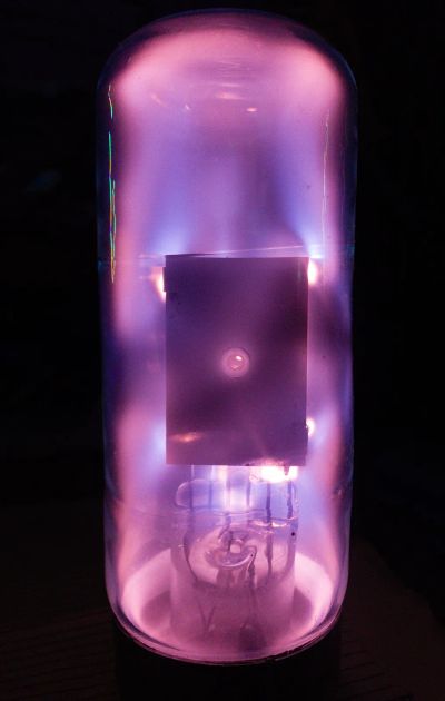 Лот: 20680035. Фото: 1. ДНК-90 ультрафиолетовая газоразрядная... Электронные лампы