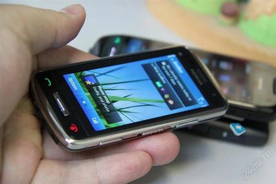 Лот: 1285104. Фото: 1. nokia c6-01 silver. Смартфоны