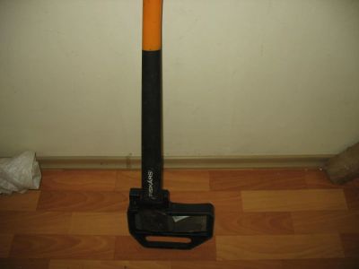 Лот: 9347461. Фото: 1. Топор Fiskars. Ручной инструмент