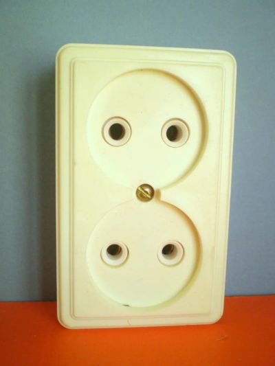 Лот: 4716517. Фото: 1. Розетка 2-я о/у, Россия. Электроустановочные изделия