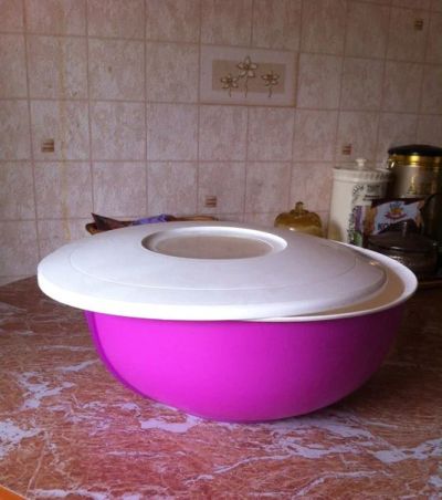 Лот: 6193253. Фото: 1. Чаша для замеса теста Tupperware... Кухонные аксессуары