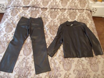 Лот: 9769761. Фото: 1. Кожанные джинсы с курткой. Брюки, джинсы, шорты