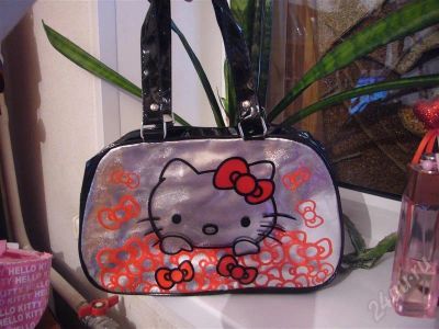 Лот: 328267. Фото: 1. сумка лак фирмы HELLO KITTY чвет... Сумки