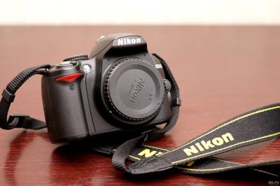 Лот: 14910990. Фото: 1. Nikon d3000 (без автофокуса!). Цифровые зеркальные