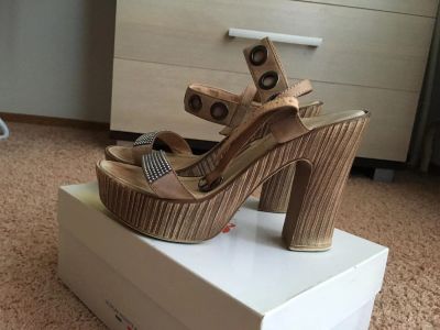 Лот: 7695289. Фото: 1. Босоножки кожаные р.39. Босоножки