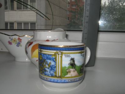Лот: 19127727. Фото: 1. Сувенирная кофейная чашка, сливочник... Кружки, стаканы, бокалы