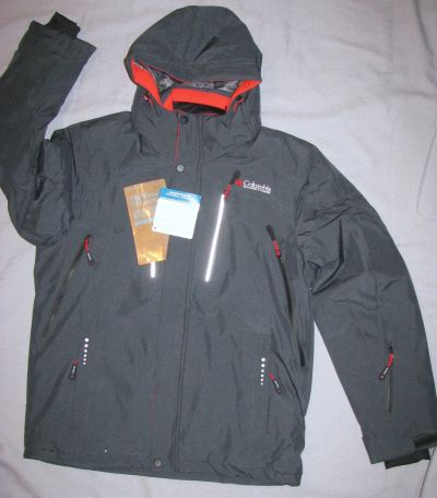 Лот: 25885833. Фото: 1. Горнолыжная куртка серая. Верхняя одежда