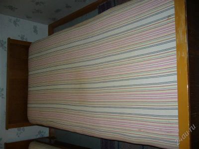 Лот: 921648. Фото: 1. Кровать с красным матрацем. Кровати