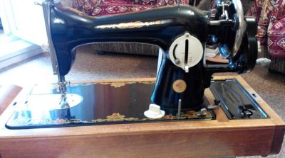 Лот: 4137066. Фото: 1. Швейная машинка. Швейная, вязальная