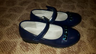 Лот: 8835553. Фото: 1. Туфли для девочки. Туфли