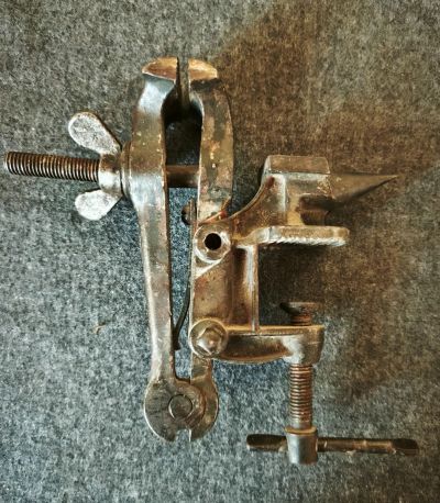 Лот: 25890079. Фото: 1. тиски 20 см. Ручной инструмент