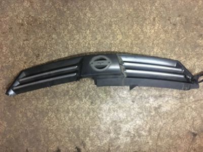 Лот: 16875576. Фото: 1. Решетка радиатора Nissan ниссан. Кузов