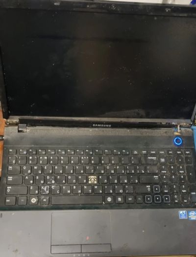 Лот: 25885951. Фото: 1. Ноутбук Samsung np300e5x-a07ru. Ноутбуки