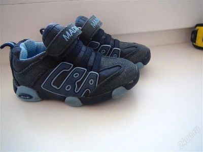 Лот: 2038891. Фото: 1. Кроссовки на малыша. Кеды, кроссовки