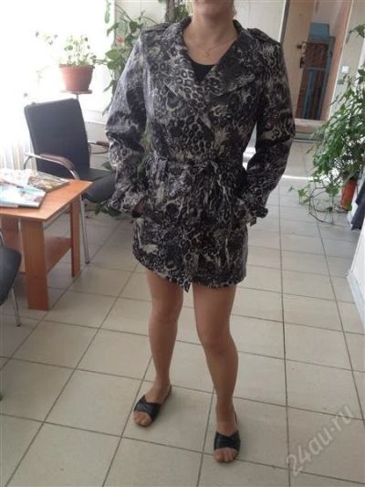 Лот: 2032818. Фото: 1. Плащ женский. Хищный принт:). Верхняя одежда