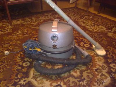 Лот: 1125091. Фото: 1. Пылесос Вихрь. Пылесосы, паровые швабры