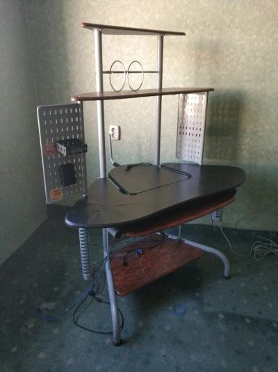 Лот: 11959515. Фото: 1. Стол компьютерный. Компьютерные и письменные столы