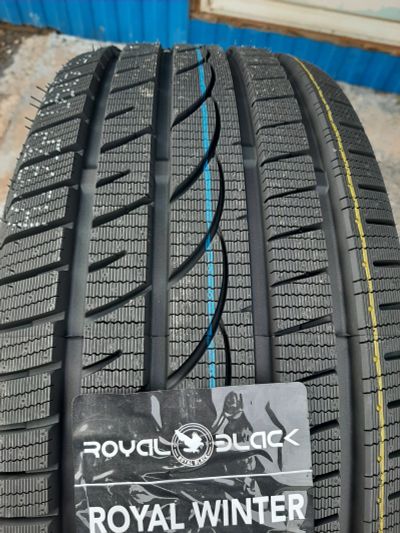 Лот: 25890342. Фото: 1. 245/45 R18 97V Royal Black Winter... Шины