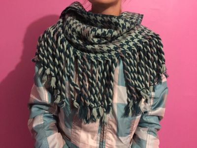 Лот: 5481614. Фото: 1. Шарф теплый и интересный. Шарфы, платки