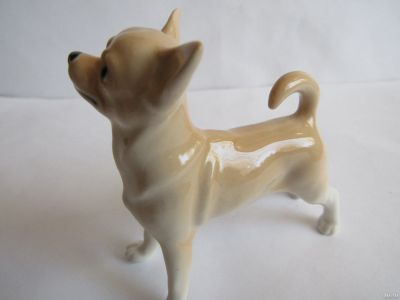 Лот: 17723543. Фото: 1. Чихуахуа палевый собака фарфор... Фарфор, керамика
