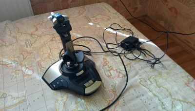 Лот: 9448854. Фото: 1. джойстик Saitek Cyborg Evo Force. Рули, джойстики