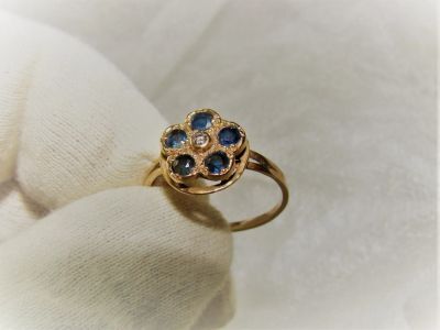 Лот: 19661769. Фото: 1. Золотое кольцо с бриллиантом и... Кольца, перстни